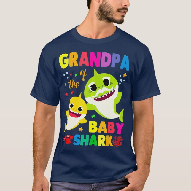 Morfar på Baby-hajens födelsedagshaj T Shirt (Framsida)