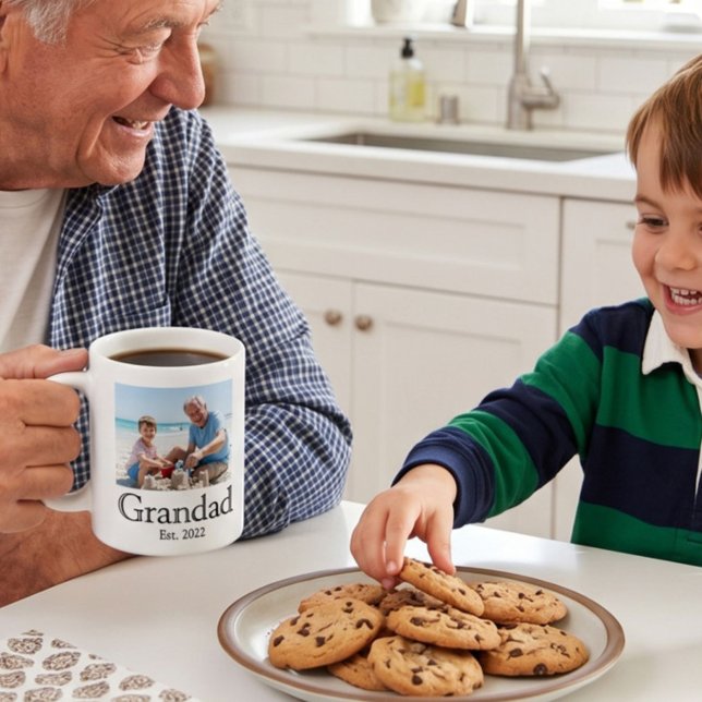Morfar Setuperade Foto Svart Fet Minimal Kaffemugg (Skapare uppladdad)