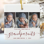 Morföräldrar 1:a julen 3 Fotoskript Julgransprydnad Keramik<br><div class="desc">Hjälp dem att hedra minnet av sitt barnbarns första jul med denna vackra moderna keepsaksprydnad. Den burguddiga texten lyder "Vår första jul som morföräldrar", med "morföräldrar" i ord i handskript för elegant med blommor före och efter. Byt ut de tre exemplen bilder mot dina favoritfoton för lodrät och lägg till...</div>