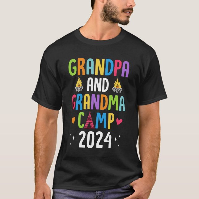 Morföräldrar Camp 2024 Cousins Summer Camping Vaca T Shirt (Framsida)