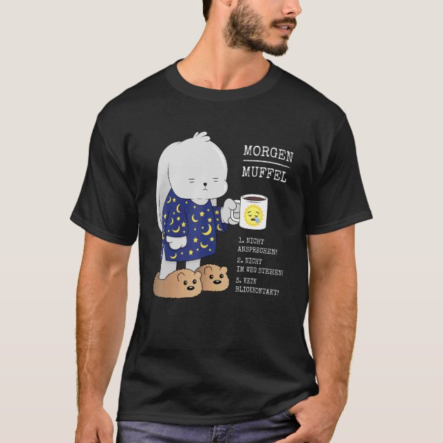 Morgenmuffel Rabbit Coffee Tired Sleeper Pyja T Shirt (Framsida)