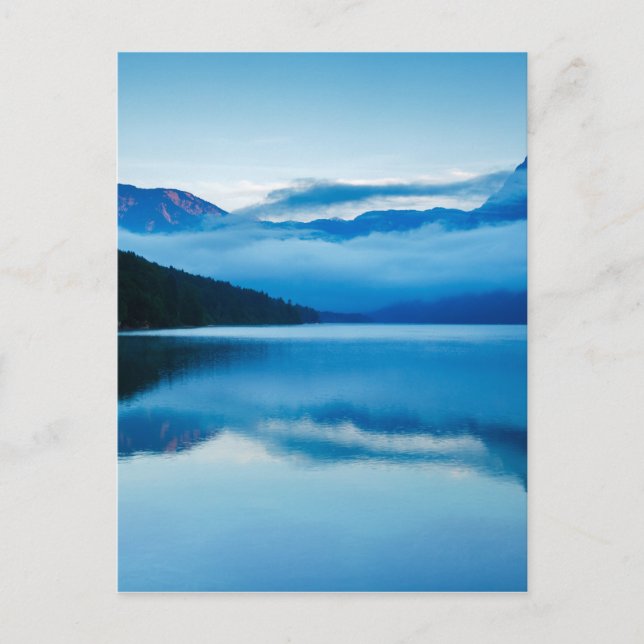 Morgon i Sjö Bohinj i Slovenien Vykort (Framsida)