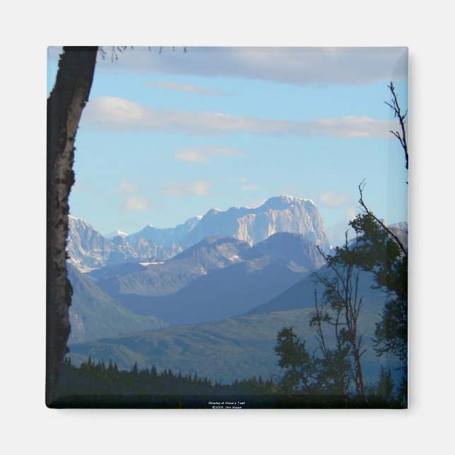 Morgon på Moose's Tooth Magnet (Framsidan)