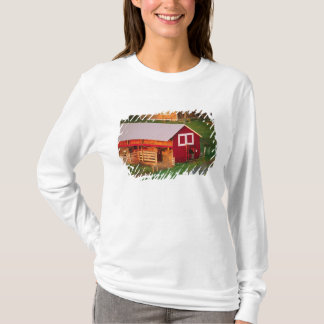 Morgonbestyr på gården. USA, Vermont, Tee Shirt