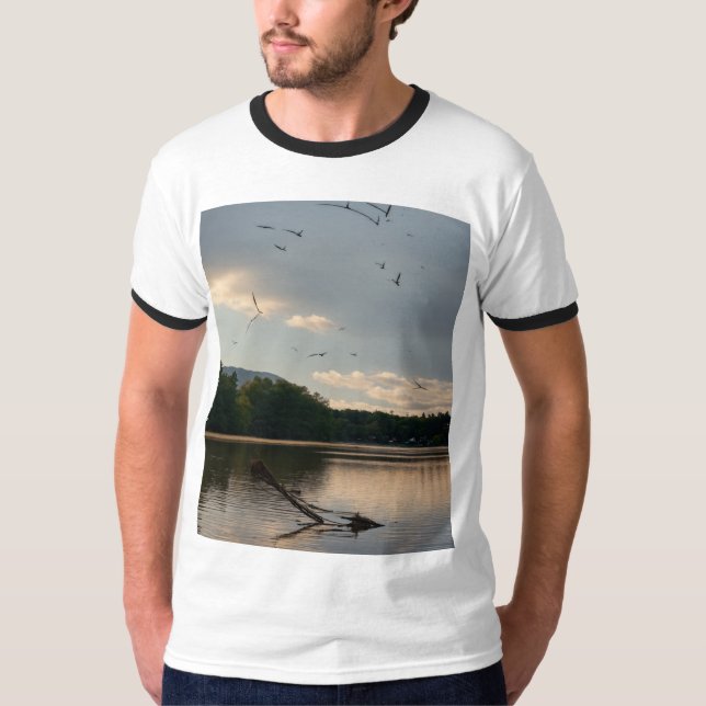 Morgondagens reflektioner: Natur vid sjön T Shirt (Framsida)