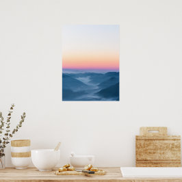 Morgondimma och magisk himmel före soluppgången poster