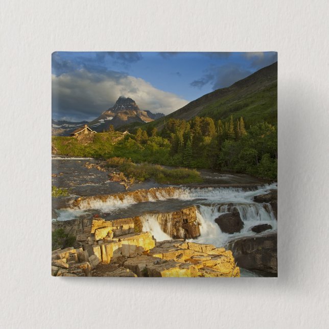 Morgonljus möter Swiftcurrent Falls i Knapp (Framsida)