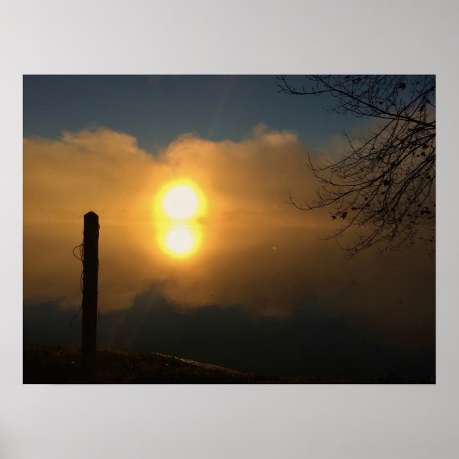 Morgonljus över stilla vatten poster (Framsidan)