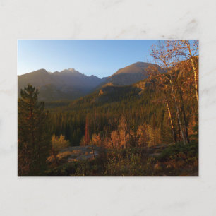Morgonljus på Rocky mountains under hösten Vykort