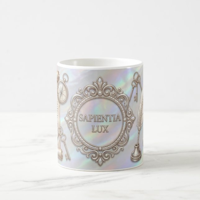 Mörk Akademi Mugg – Sapientia Lux Design (Center)