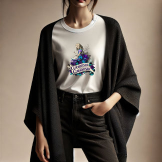 Mörk Alice Nyfikenare och Nyfikenare T-Shirt