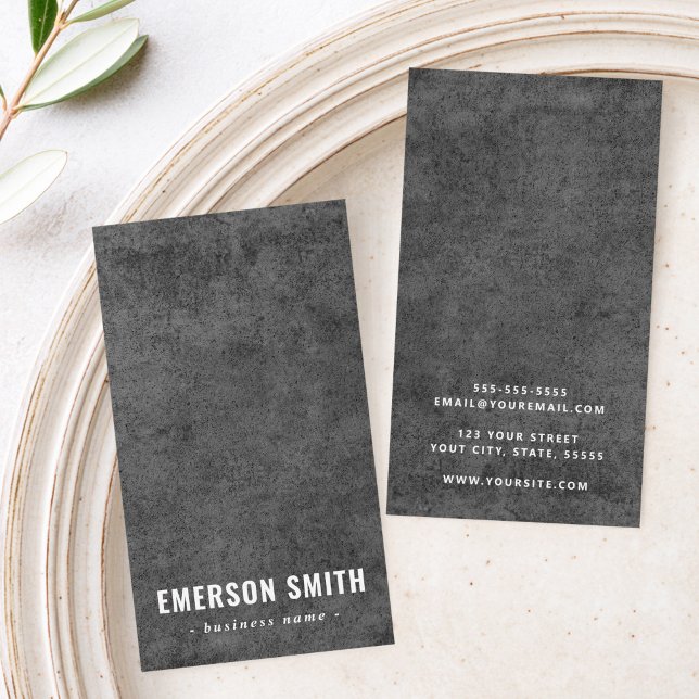 Mörk betong grunge modern maskulin vertikal visitkort (Dark concrete grunge modern masculine vertical business card)