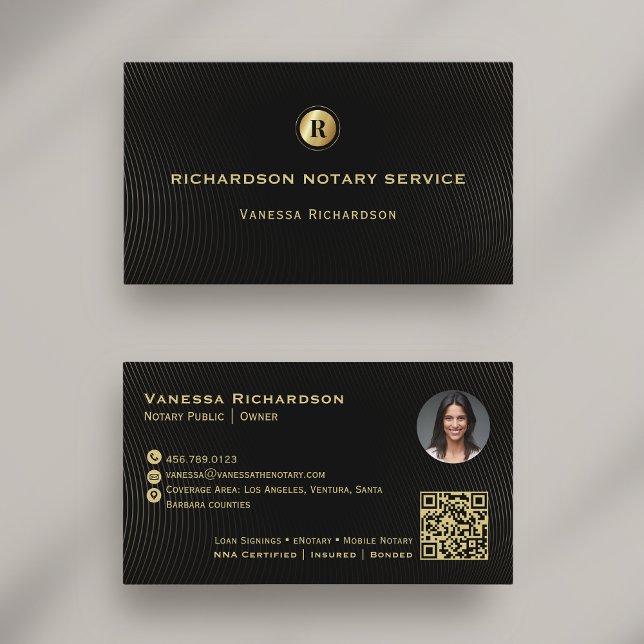 Mörk Black & Guld Monogram Sleek Notary QR Photo Visitkort (Skapare uppladdad)