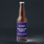 Mörk blått Bachelor Party Beer Flaska-etikett Ölflaska Etikett<br><div class="desc">Mörk blått och oformaterad etikett på flaska, färg för skum eller värdar som förenar blått med tillit och lojalitet. En design för "skum till be" eller värdar som också föredrar oformaterad inslag utan bakgrund för att förbättra läsbarheten. Den vita text som kontrasterar mot den fasta mörk blått bakgrunden och användan...</div>