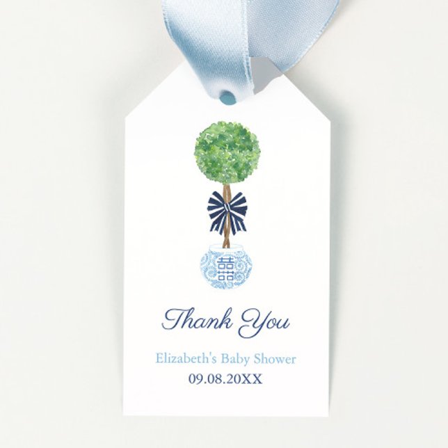Mörk blått boxwood Topiary Baby Shower för parfyme Presentetikett (Preppy Boxwood Topiary with dark blue and white bow little boy baby shower favor tags)