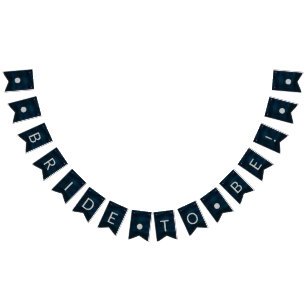 Mörk blått bricka i marinen som ska vara Möhippa Vimplar