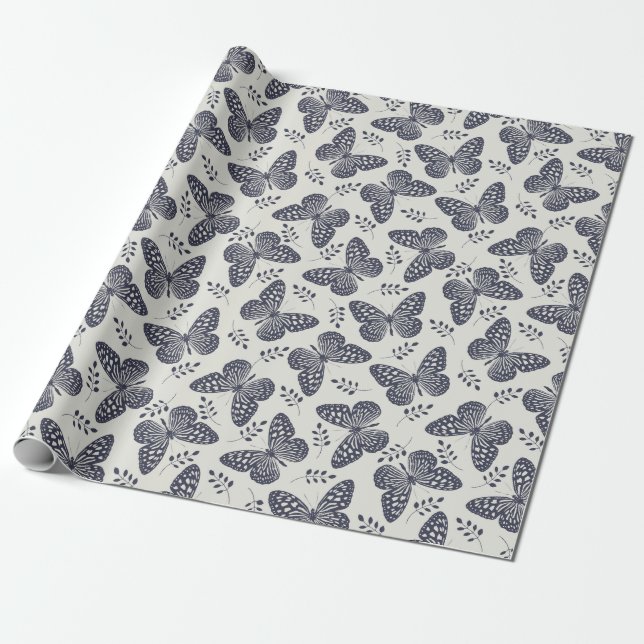 Mörk blått fjäril mönster på grått-bakgrund presentpapper (Utrullad)