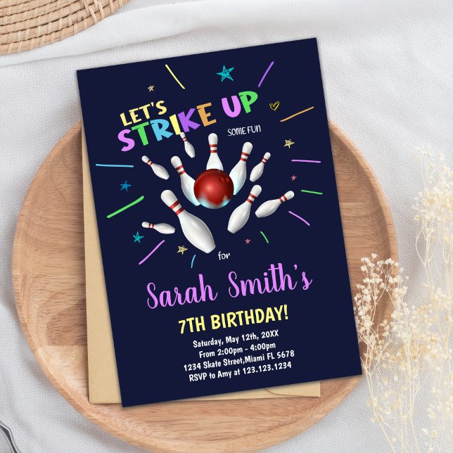 Mörk blått födelsedagsinbjudningar inbjudningar (Dark Blue Bowling Birthday Invitations)