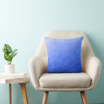 Mörk blått övertoningsgeometriskt nät mönster kudde<br><div class="desc">Coola Light mörk ombre-övertoningsgeometrisk nätskudd för moderna rum. Triangelns geometriska nät med ljusare mörk blått kombinationsövertoning.</div>
