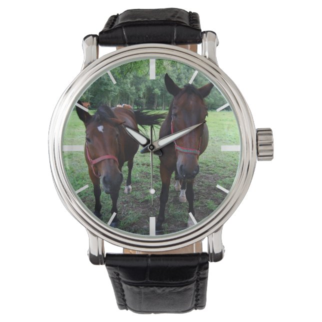 Mörk brun häst på bete armbandsur (Framsida)