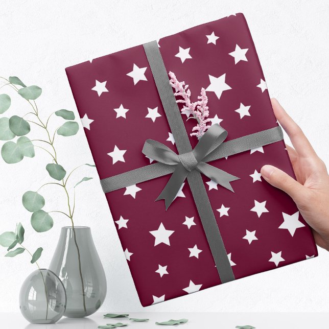 Mörk Burgundy med Star Mönster Presentpapper (Skapare uppladdad)