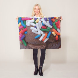 Mörk Chocolate Ice Cream with Rainbow Sprinkles Fleecefilt