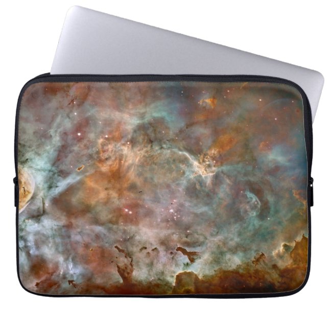 Mörk Clouds of Carina Nebula Hubble Space Laptop Fodral (Framsidan)