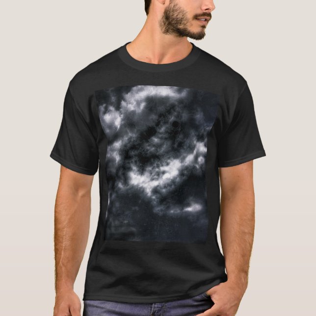 Mörk Clouds Speciellare Edition T Shirt (Framsida)