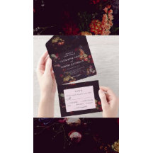 Mörk elegant burgunderfärgad stämningsfull blommig