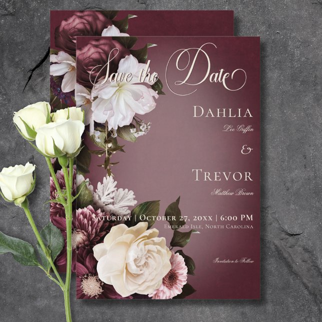 Mörk Elegant Burgundy & Cream Blur Blommigt Bröllo Spara Datumet (Dark Elegant Burgundy & Cream Blur Floral Wedding Save The Date Card)