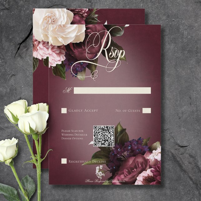 Mörk Elegant Burgundy & Cream Blur Blommigt QR-kod OSA Kort (Dark Elegant Burgundy & Cream Blur Floral QR Code RSVP Card)