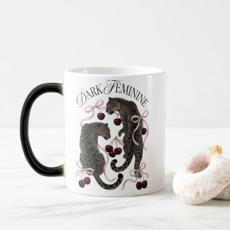 Mörk feminin gepard & bågar Färgförändrande mugg