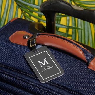 Mörk Grått Anpassa det vita monogrammet och Namn Bagagebricka