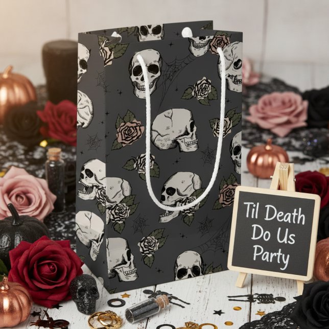 Mörk Grått Gothic Döskallars och Ro Halloween (Dark Gray Floral Skulls Hallowedding Gift Bags for Her. Spooky Gothic Halloween Black Skull Pattern)