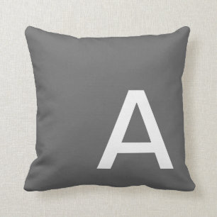 Mörk Grått Monogrammad Kudde