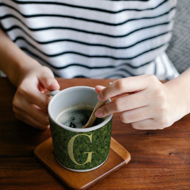 mörk grönt frihet och gult för Brev G Kaffemugg (Skapare uppladdad)