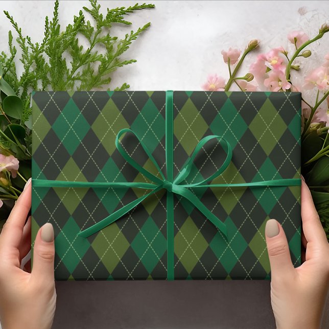 Mörk grönt Irish Argyle Diamond Mönster Presentpapper (Elegant Dark Green Argyle Pattern For Him. Irish Wedding, For the Groom, Groomsman, St Patrick's Day)