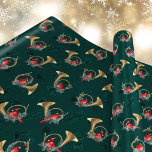 Mörk grönt julmusikkardinaler i Post Horns Presentpapper<br><div class="desc">Den här musikaliska juldesignen har julklaffhorn som dekoreras med en mängd grönska,  gräs-koner och festliga löv och bär,  med kardinaler som genomträngs. Bakgrunden är en mörk grönt rik.</div>
