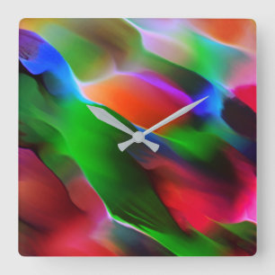 Mörk grönt och röd relief och djup fyrkantig klocka