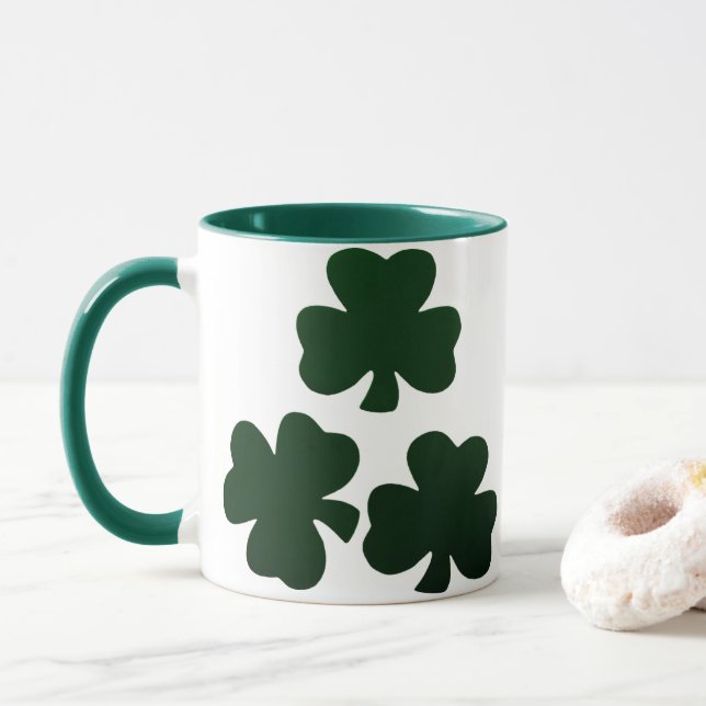 Mörk grönt Shamrocks Mugg (Med munk)