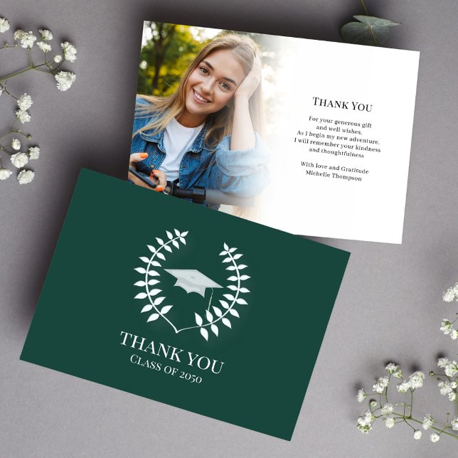 Mörk grönt vit foto från Student Tack Classic Kort (Graduation dark green and white classic laureate photo thank you card.)