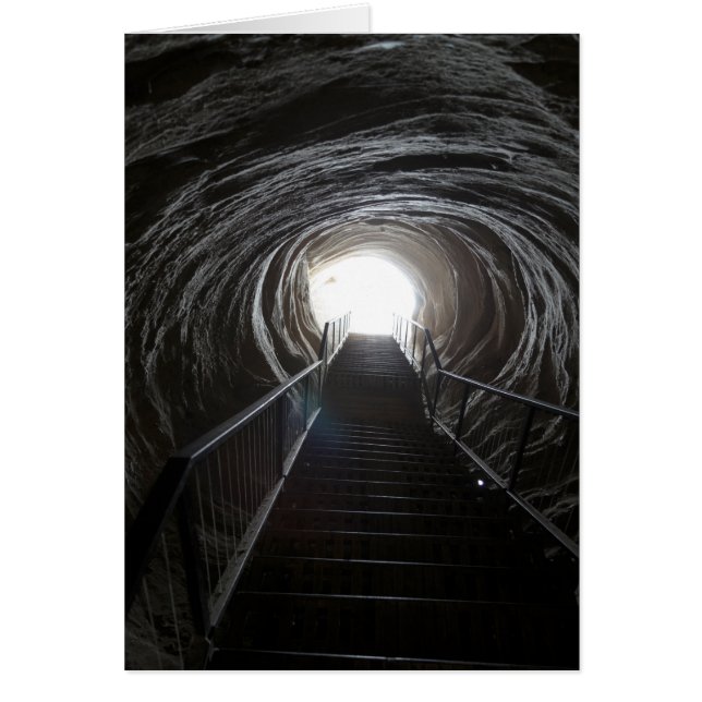 Mörk grottunnel hälsningskort (Framsidan)