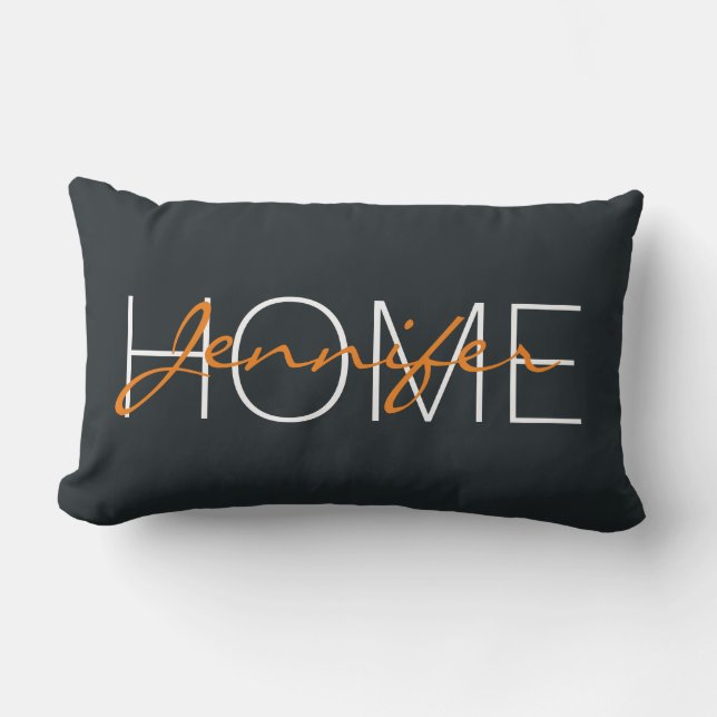Mörk gunmetal färg home monogram lumbarkudde (Framsida)