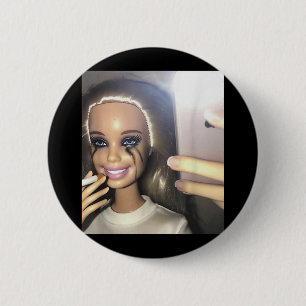 Mörk Humor Doll Smoking Selfie Parody Knapp