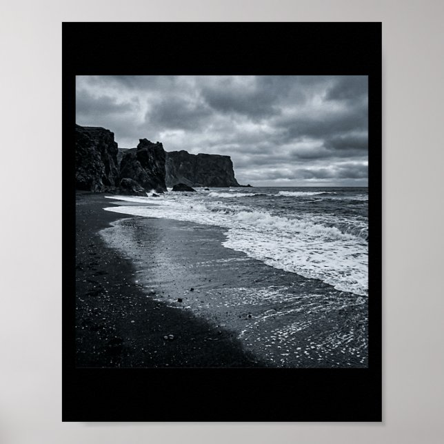 Mörk klippig kust vågor dramatisk havsstrand poster (Framsidan)