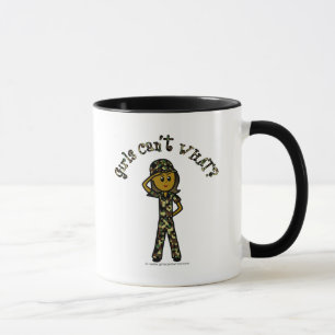 Mörk kvinnlig arméflicka mugg