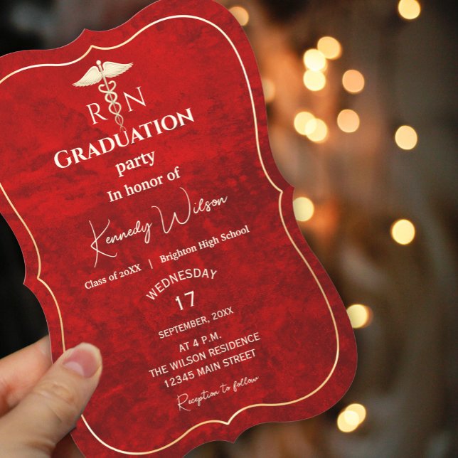 Mörk Moody Black Red med repor Studenten Inbjudningar (Dark Moody Black Red with scratches #MedicalGraduationInvitation#royalred )