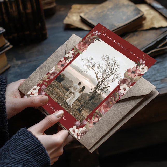 Mörk Moody Blommigt Höstfoto Spara datum Inbjudningar (Skapare uppladdad)