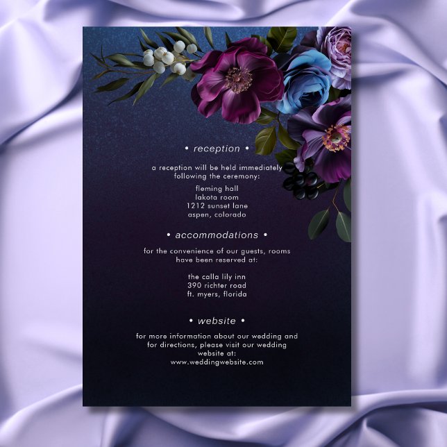 Mörk Moody Blue Lavender Blommigt Modern Bröllop Tilläggskort (Dark Moody Blue Lavender Floral Modern Wedding Enclosure Card)