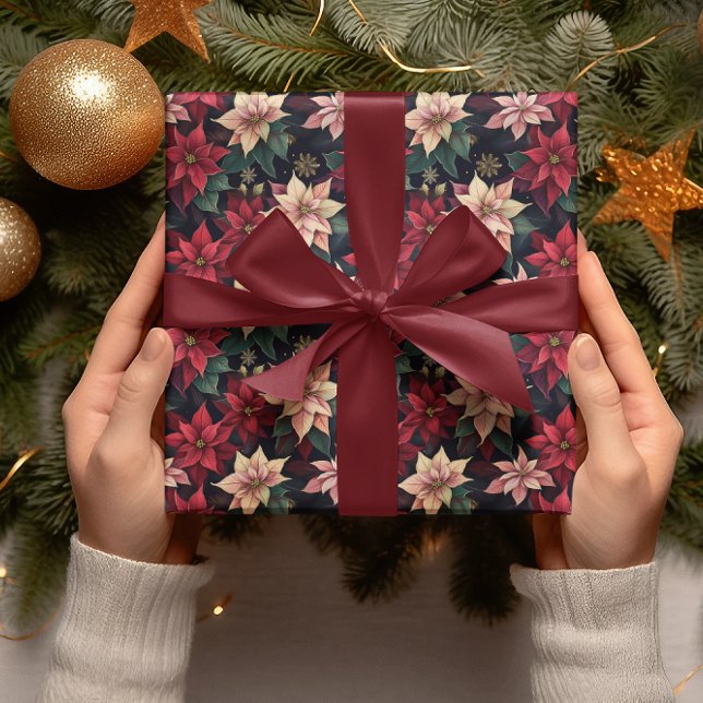 Mörk Moody Poinsettia Blommigt Winter Helgdag Presentpapper (Elegant Dark and Moody Poinsettia Floral Christmas and Winter Holiday Wrapping Paper)